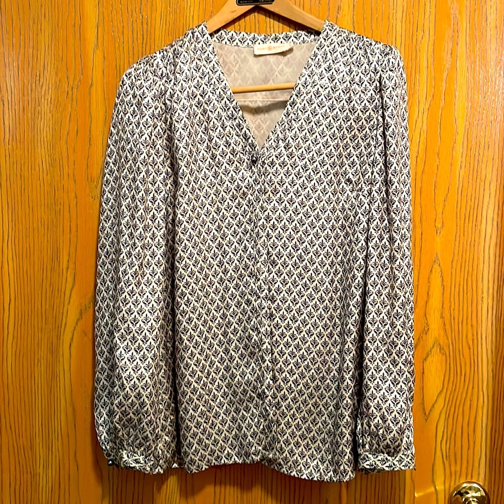 Tory Burch button front silk blend blouse size 14 Navy & Cream, lined.